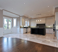 Glenborough - Kitchen and breakfast area
